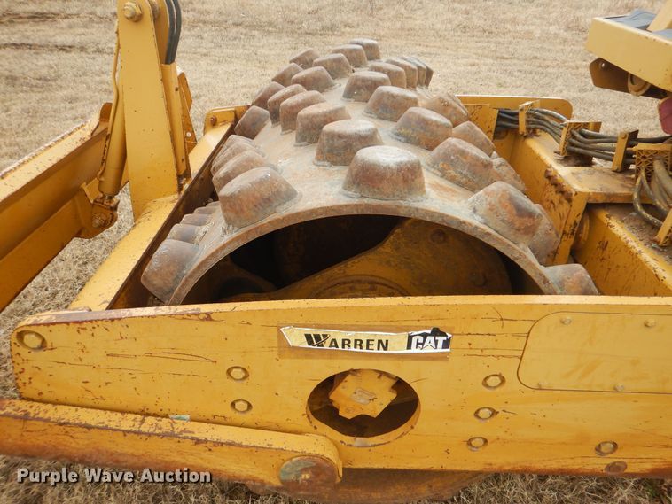 image for item DJ8584 2005 Caterpillar CP-433E  single drum roller