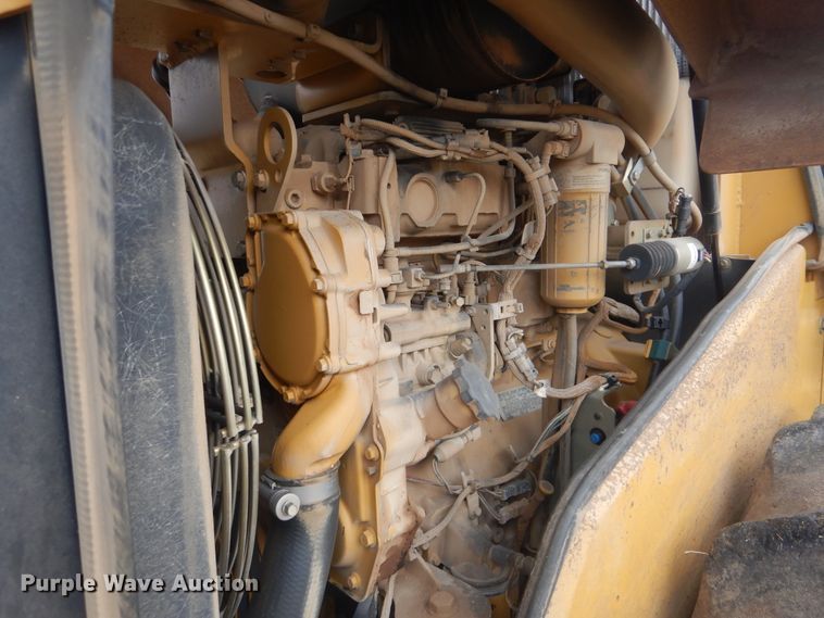 image for item DJ8584 2005 Caterpillar CP-433E  single drum roller