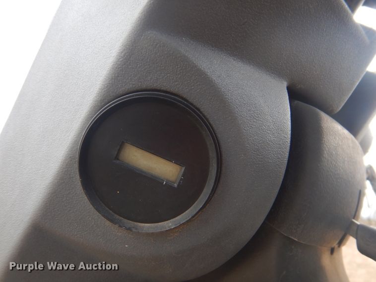 image for item DJ8584 2005 Caterpillar CP-433E  single drum roller