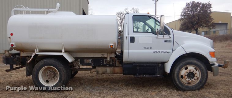 image for item DJ8586 2007 Ford F650 Super Duty XL  water truck