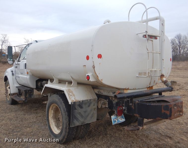 image for item DJ8586 2007 Ford F650 Super Duty XL  water truck