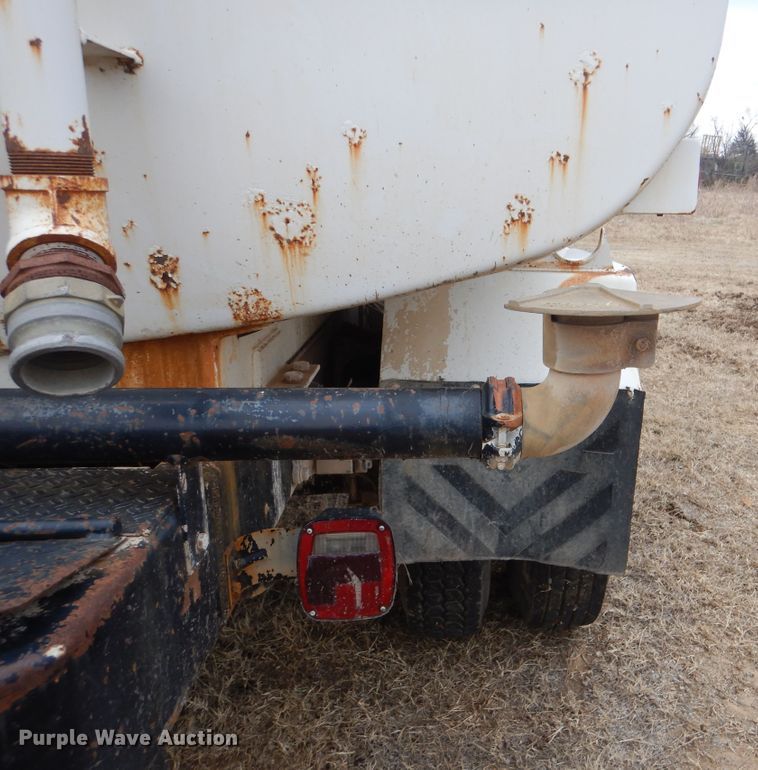 image for item DJ8586 2007 Ford F650 Super Duty XL  water truck