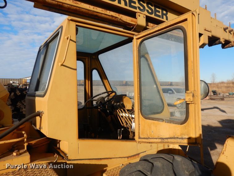 image for item DL2557 Dresser 150FA  crane