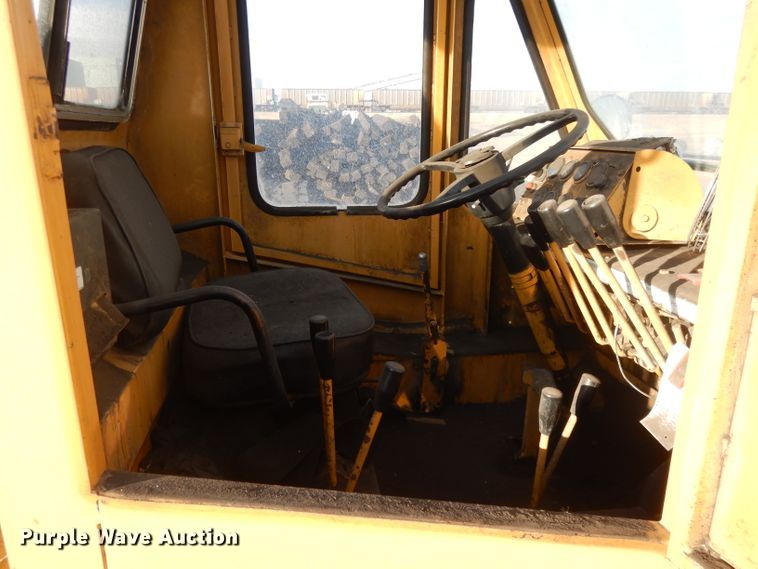 image for item DL2557 Dresser 150FA  crane