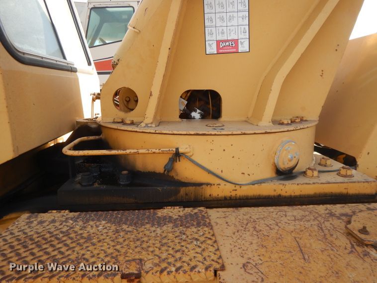 image for item DL2557 Dresser 150FA  crane