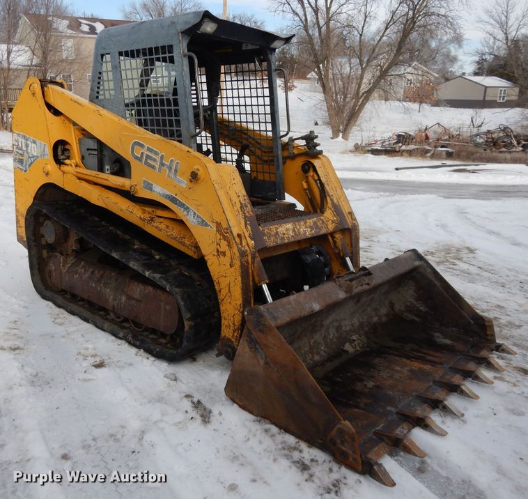 image for item DL2581 2005 Gehl CTL70  tracked skid steer loader