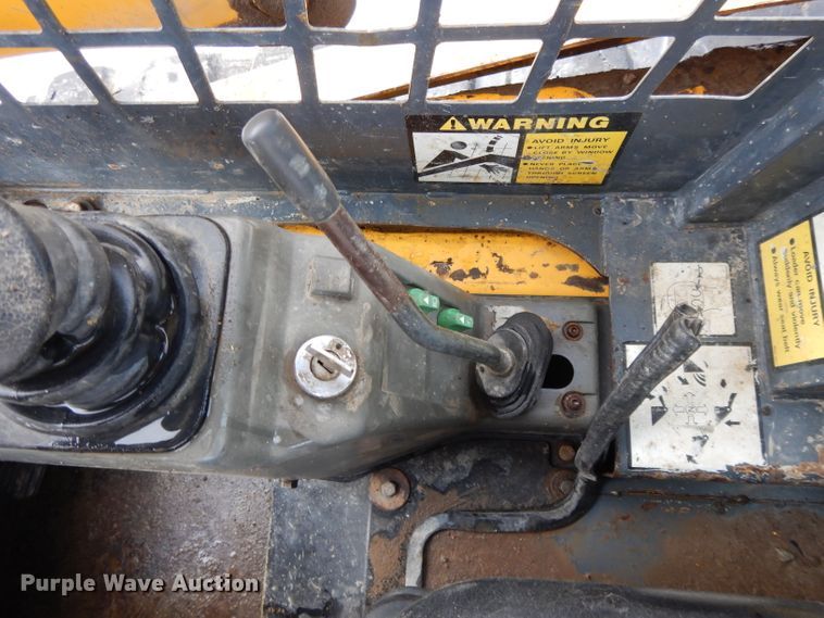 image for item DL2581 2005 Gehl CTL70  tracked skid steer loader