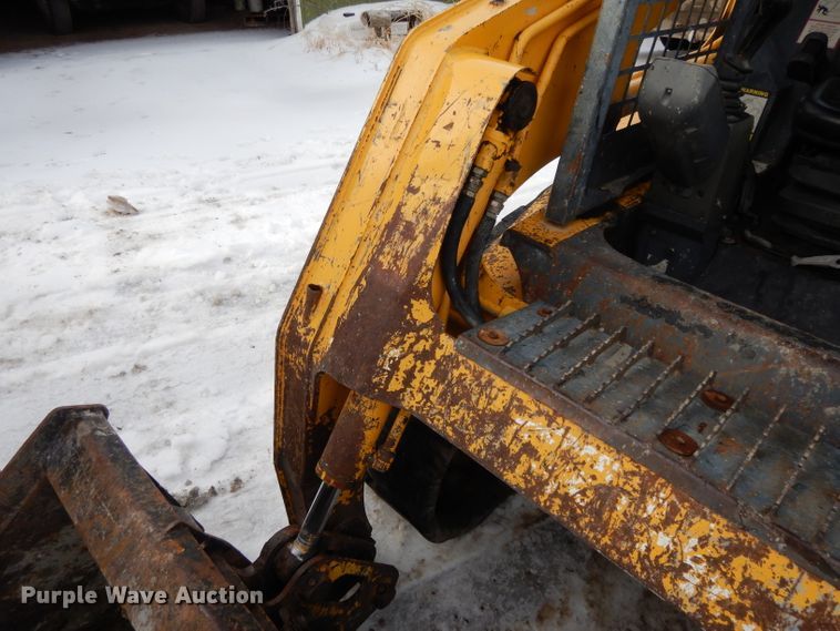 image for item DL2581 2005 Gehl CTL70  tracked skid steer loader