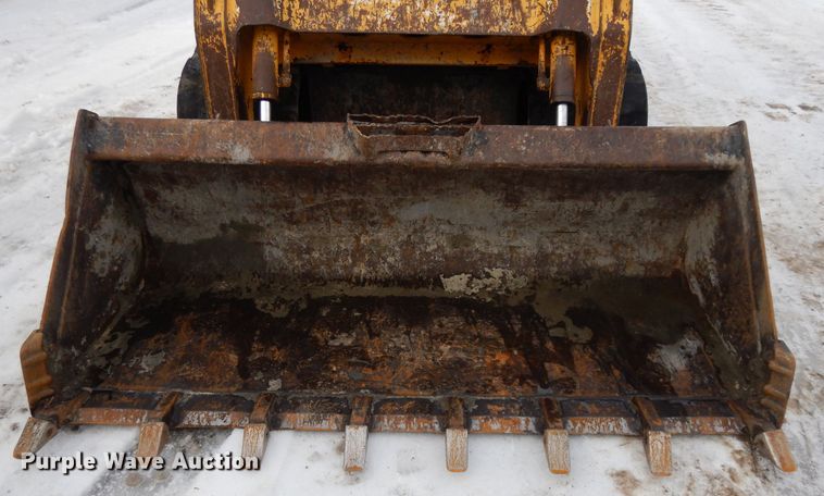 image for item DL2581 2005 Gehl CTL70  tracked skid steer loader