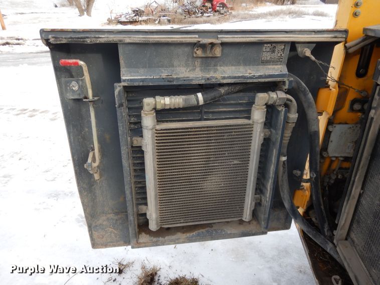 image for item DL2581 2005 Gehl CTL70  tracked skid steer loader