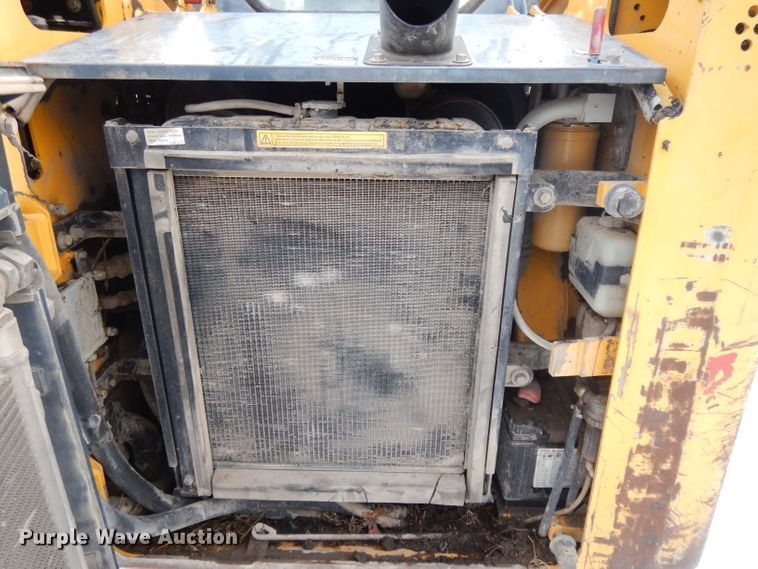 image for item DL2581 2005 Gehl CTL70  tracked skid steer loader