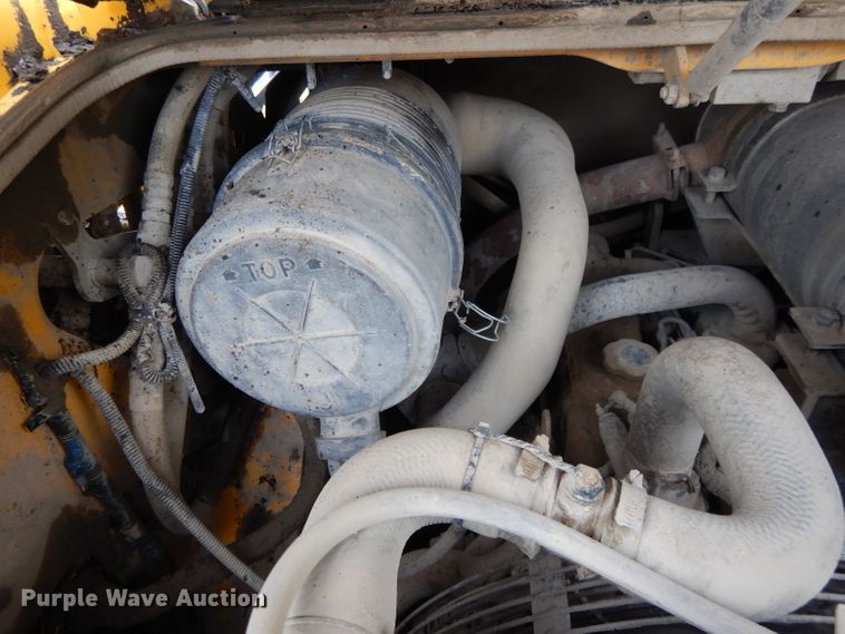 image for item DL2581 2005 Gehl CTL70  tracked skid steer loader