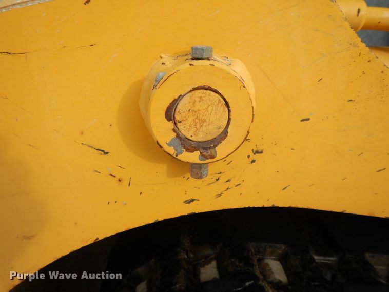 image for item DL2581 2005 Gehl CTL70  tracked skid steer loader