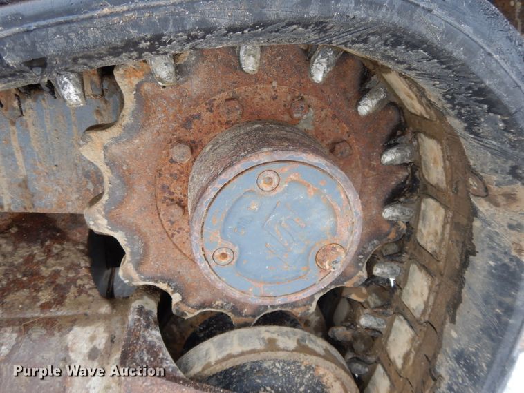 image for item DL2581 2005 Gehl CTL70  tracked skid steer loader