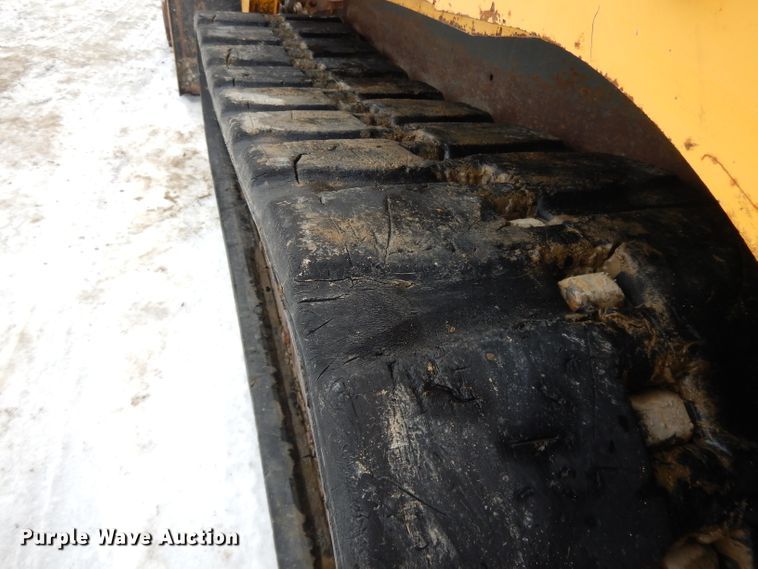 image for item DL2581 2005 Gehl CTL70  tracked skid steer loader