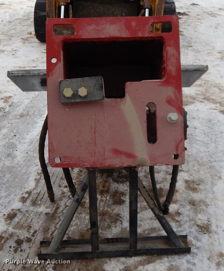 image for item DL2582 Cyclone skid steer hammer