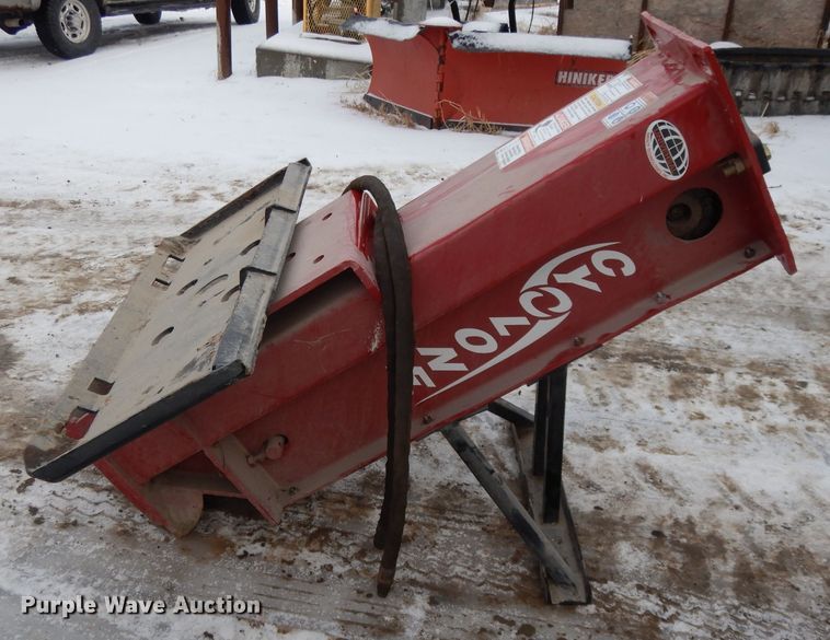 image for item DL2582 Cyclone skid steer hammer