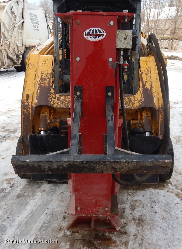 image for item DL2582 Cyclone skid steer hammer