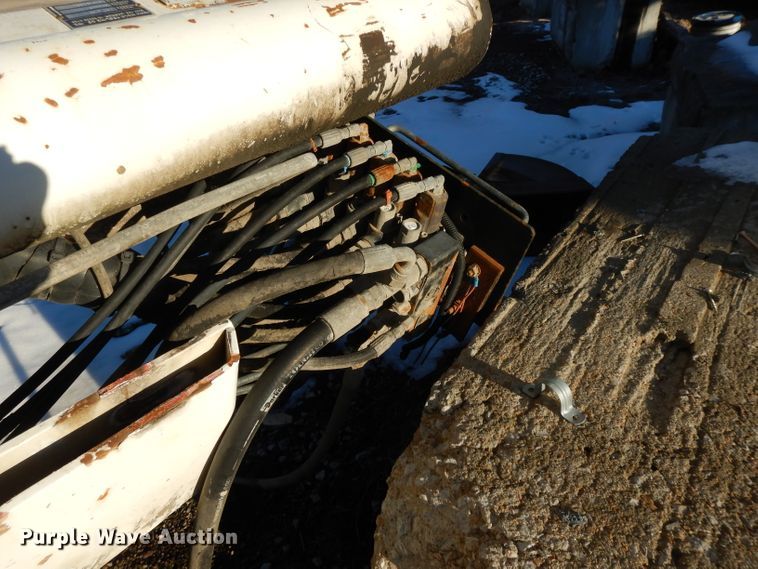 image for item DL2606 2005 IMT 9/63K2 knuckle boom crane