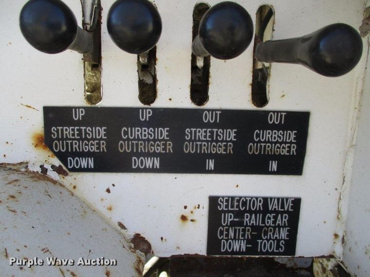 image for item DL2606 2005 IMT 9/63K2 knuckle boom crane