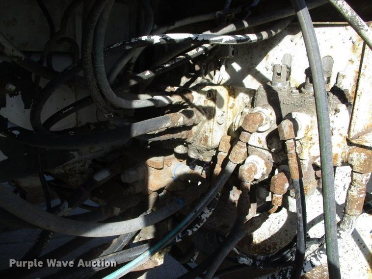 image for item DL2606 2005 IMT 9/63K2 knuckle boom crane