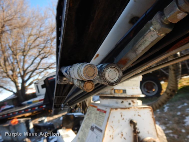 image for item DL2606 2005 IMT 9/63K2 knuckle boom crane