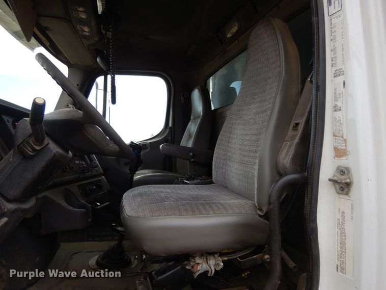 image for item DL2620 2007 Freightliner Business Class M2  dump truck