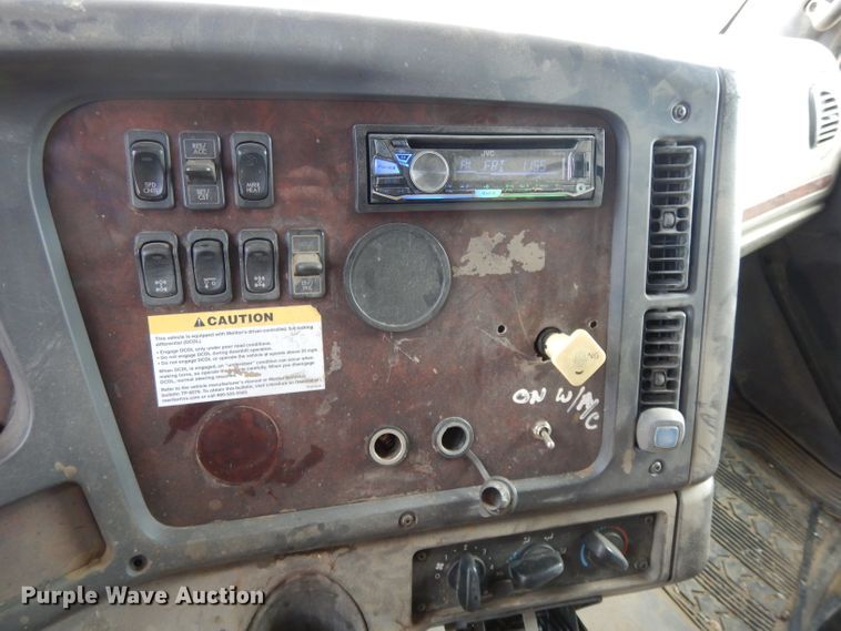 image for item DL2620 2007 Freightliner Business Class M2  dump truck