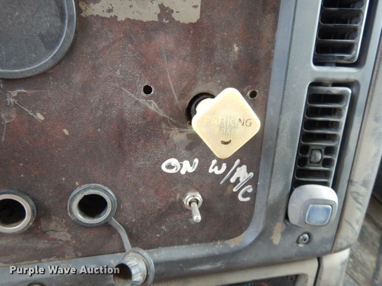 image for item DL2620 2007 Freightliner Business Class M2  dump truck