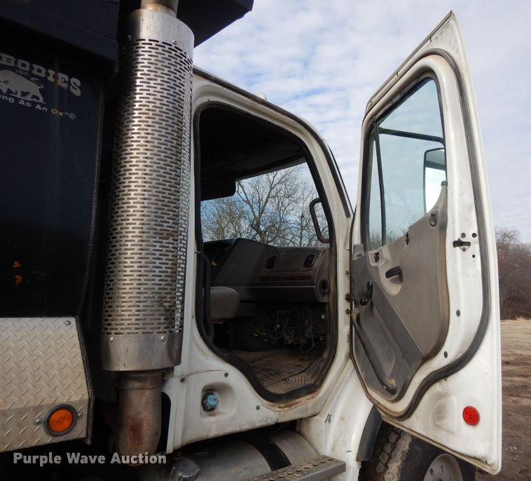 image for item DL2620 2007 Freightliner Business Class M2  dump truck