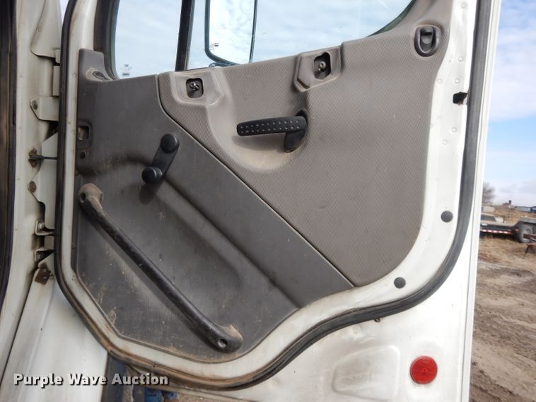 image for item DL2620 2007 Freightliner Business Class M2  dump truck