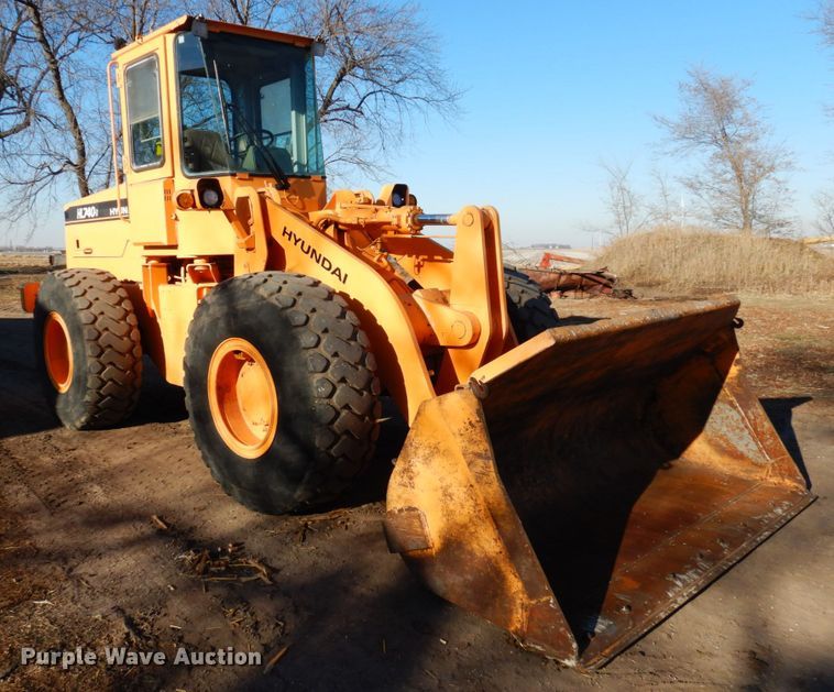image for item EF9683 1998 Hyundai HL740-3  wheel loader