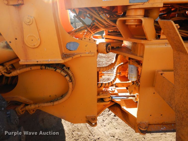 image for item EF9683 1998 Hyundai HL740-3  wheel loader