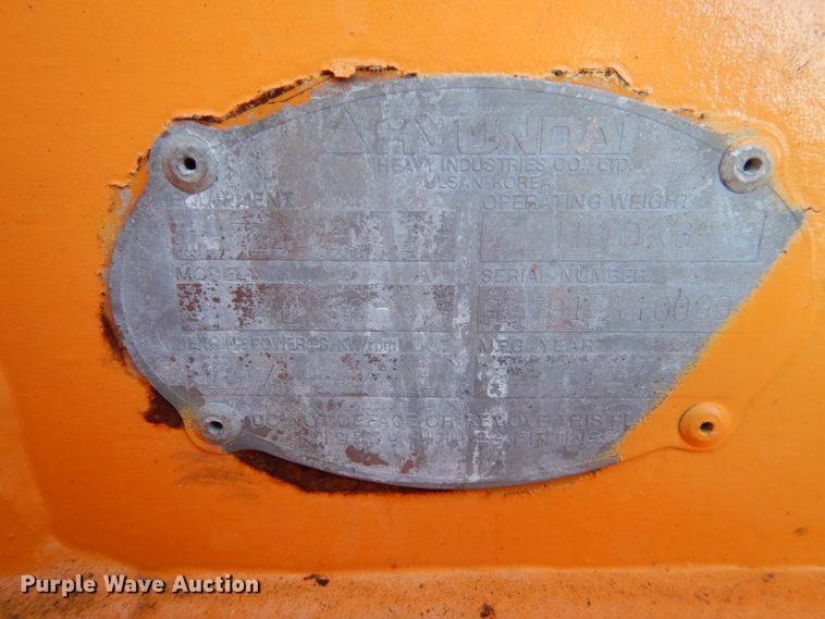 image for item EF9683 1998 Hyundai HL740-3  wheel loader