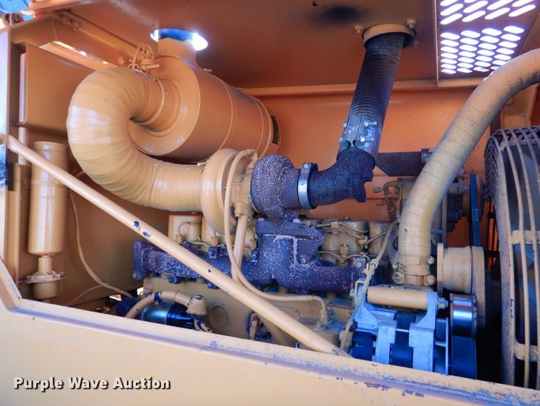 image for item EF9683 1998 Hyundai HL740-3  wheel loader