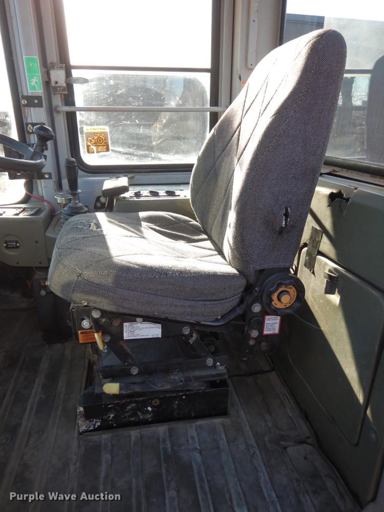 image for item EF9683 1998 Hyundai HL740-3  wheel loader