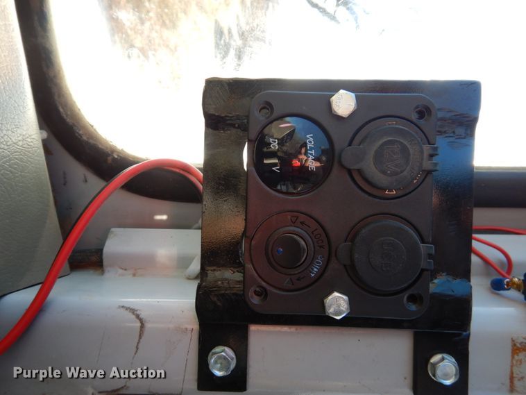 image for item EF9683 1998 Hyundai HL740-3  wheel loader