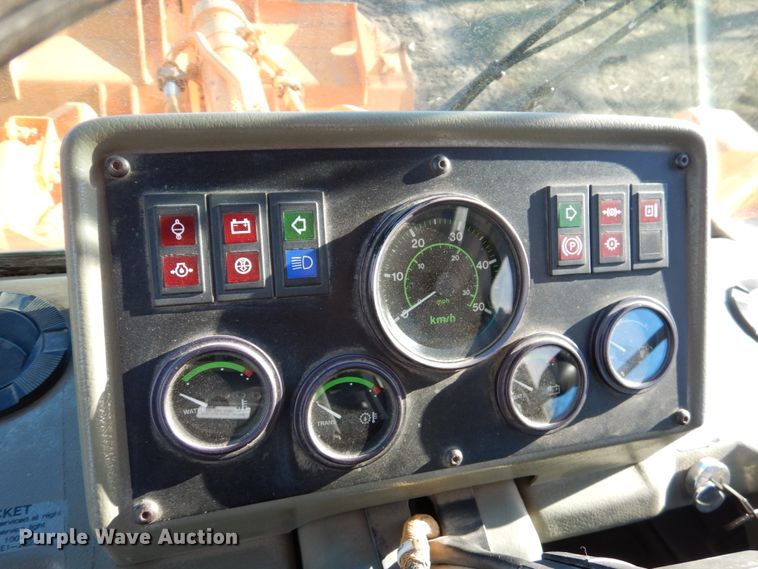 image for item EF9683 1998 Hyundai HL740-3  wheel loader