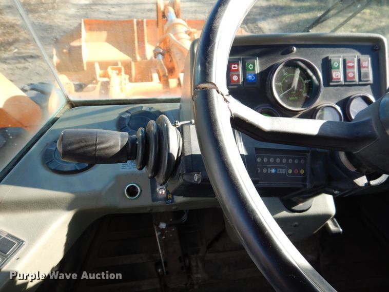 image for item EF9683 1998 Hyundai HL740-3  wheel loader