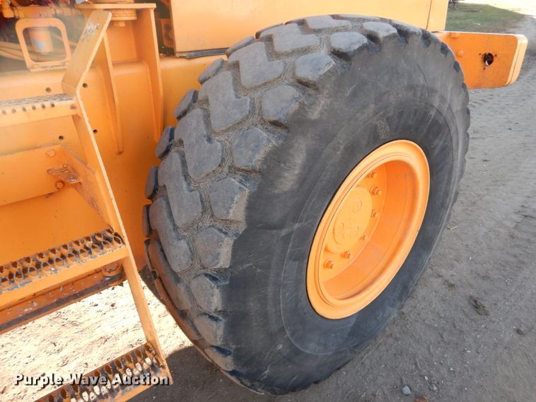 image for item EF9683 1998 Hyundai HL740-3  wheel loader