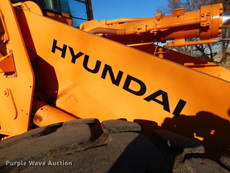 image for item EF9683 1998 Hyundai HL740-3  wheel loader