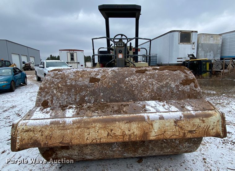 image for item EL9690 1993 Ingersoll Rand SD100D Pro Pac  single drum vibratory roller