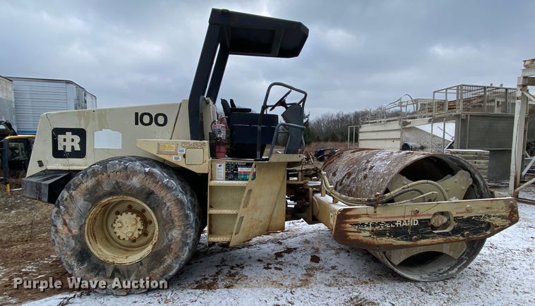image for item EL9690 1993 Ingersoll Rand SD100D Pro Pac  single drum vibratory roller