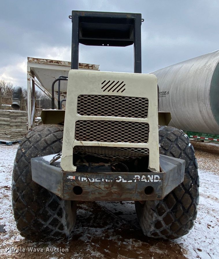 image for item EL9690 1993 Ingersoll Rand SD100D Pro Pac  single drum vibratory roller