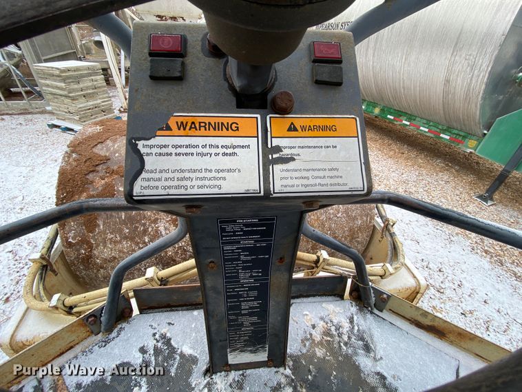 image for item EL9690 1993 Ingersoll Rand SD100D Pro Pac  single drum vibratory roller