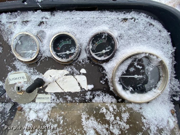 image for item EL9690 1993 Ingersoll Rand SD100D Pro Pac  single drum vibratory roller