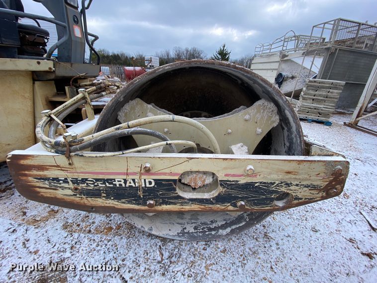 image for item EL9690 1993 Ingersoll Rand SD100D Pro Pac  single drum vibratory roller