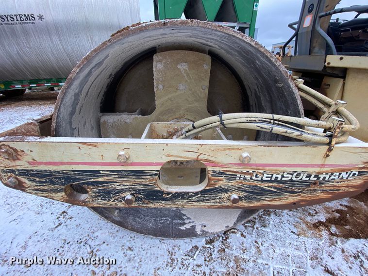 image for item EL9690 1993 Ingersoll Rand SD100D Pro Pac  single drum vibratory roller
