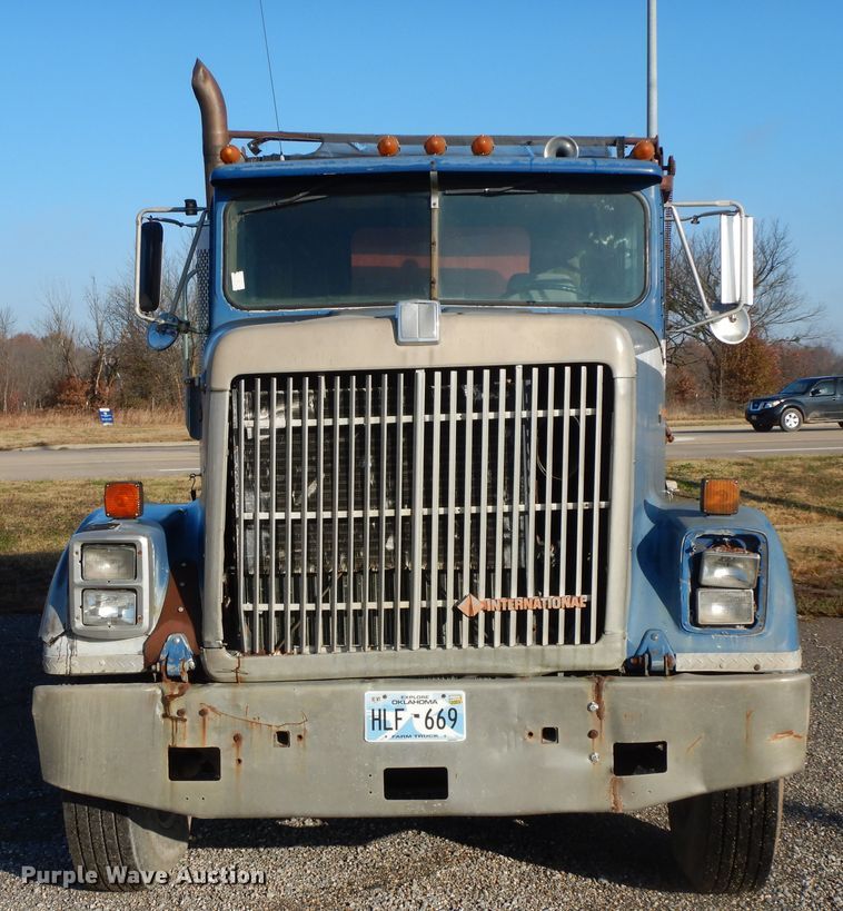 image for item GK9656 1987 International  dump truck