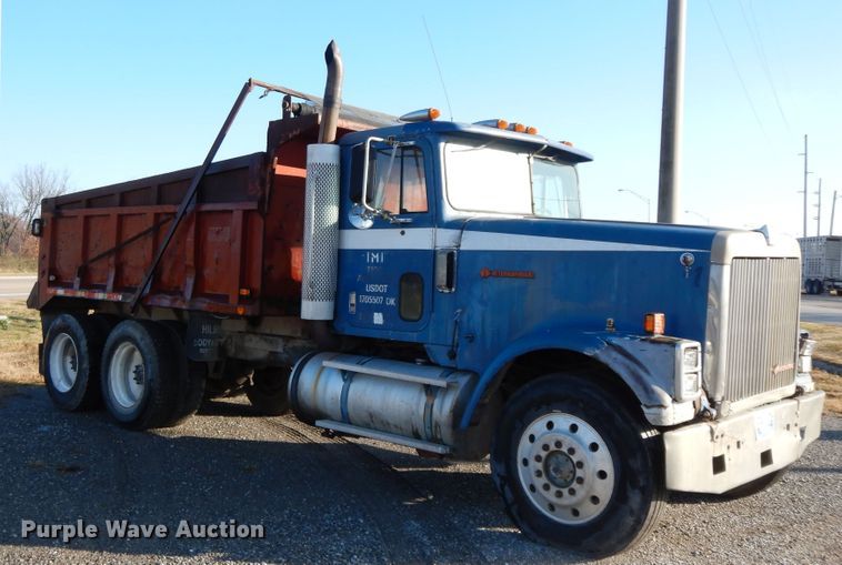 image for item GK9656 1987 International  dump truck